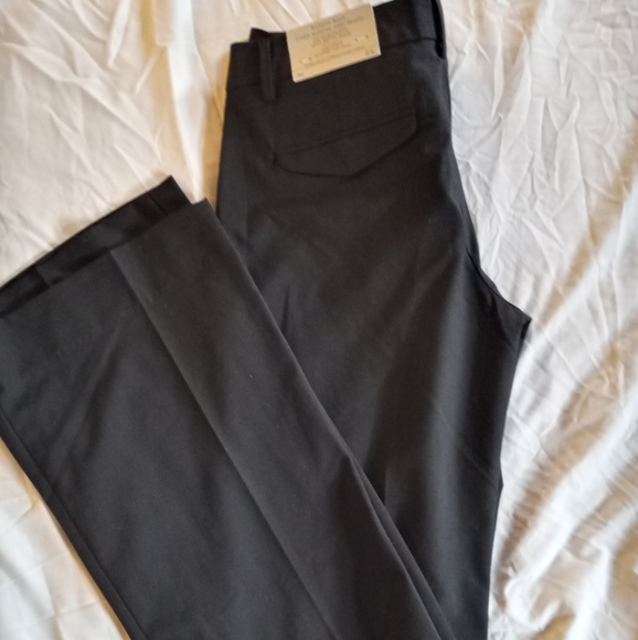 NWOT GAP Women’s Modern Bootcut Dress Pant Labelled 8R (Fits like a 6R) - Picture 5 of 5